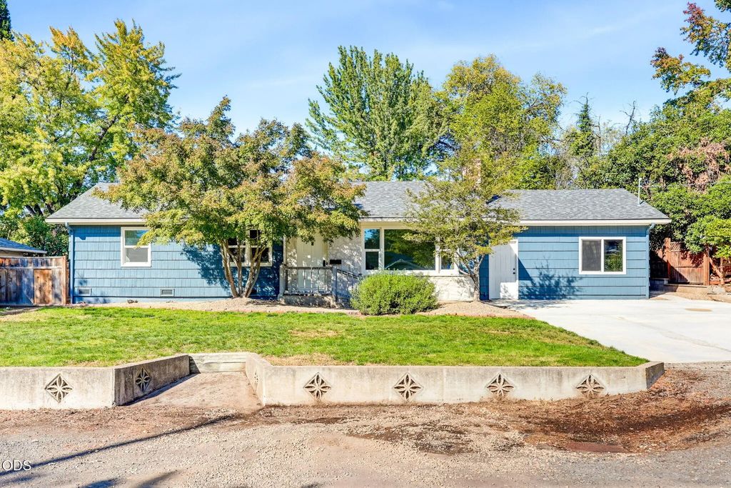 1617 Stratford Avenue, Medford