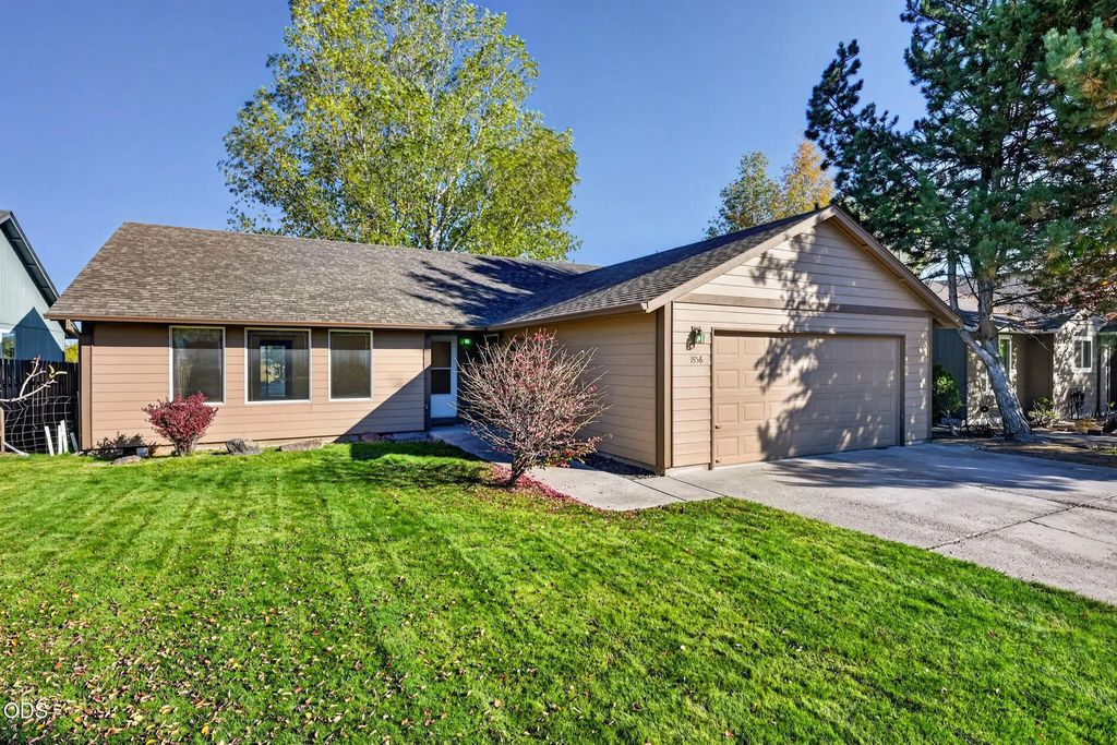 1856 Ne 8th Street, Redmond