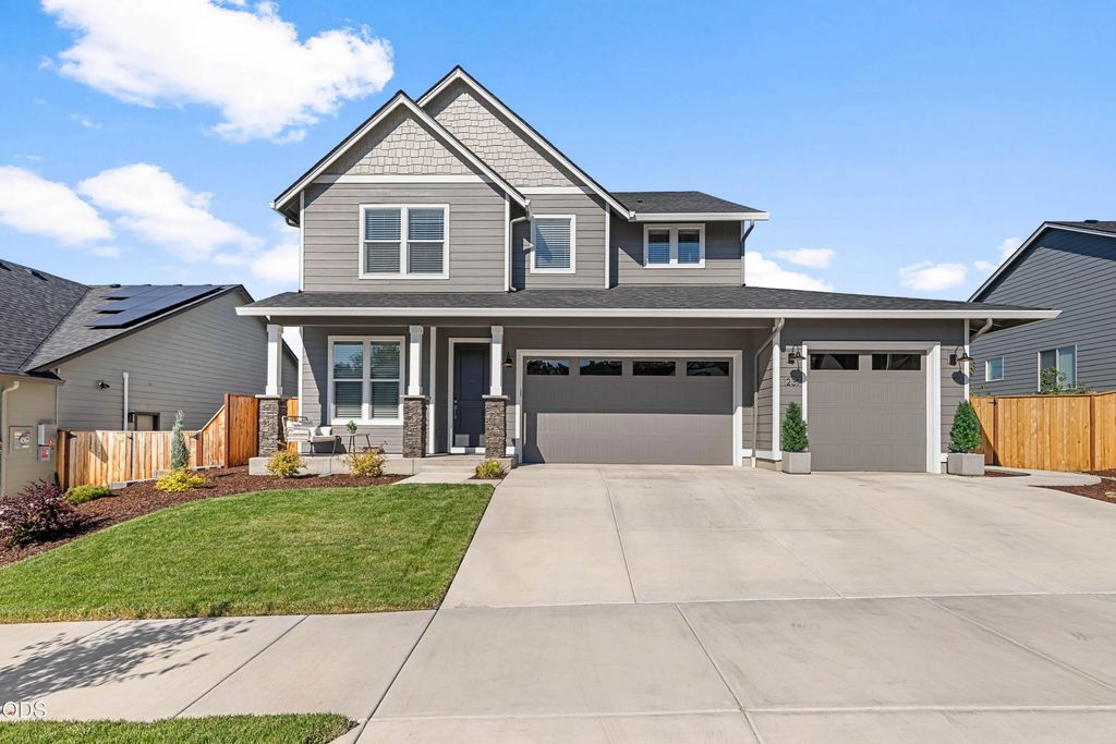 1237 Stonegate Drive, Eagle Point