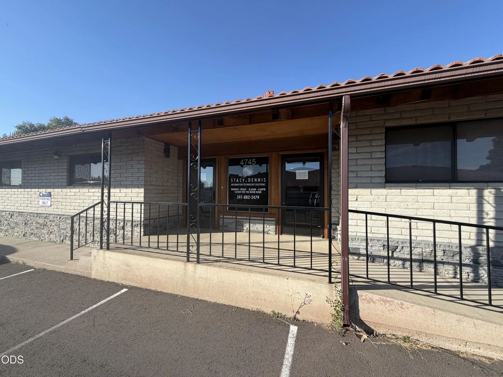 4745 S 6th Street, Klamath Falls