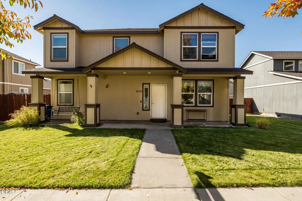 1453 Ne 4th Street, Redmond