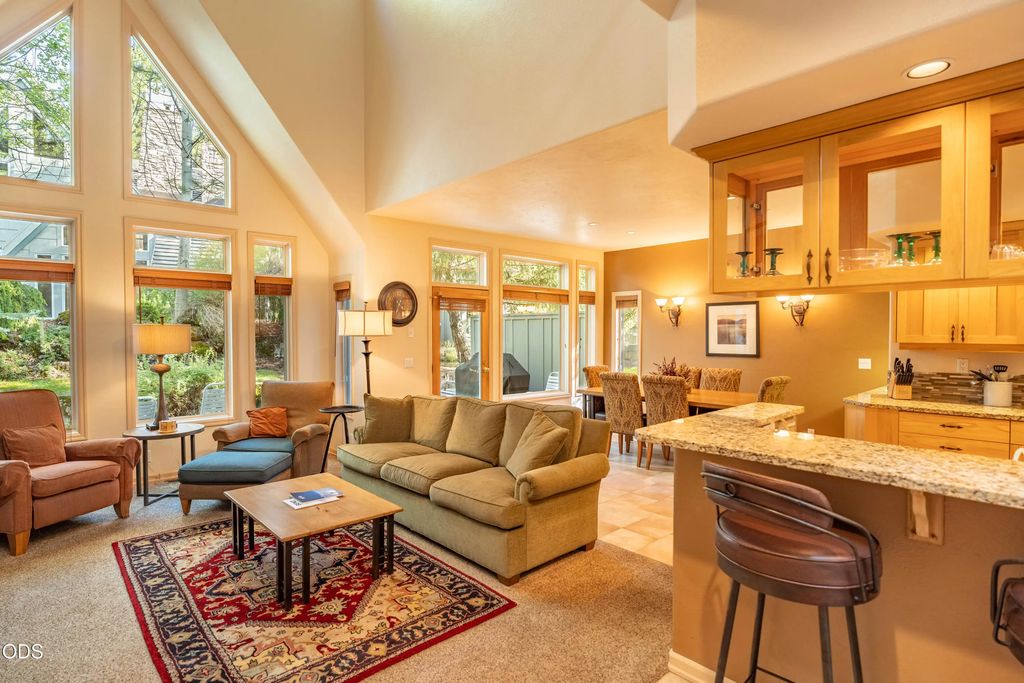 56978 Peppermill Circle 04-i, Sunriver