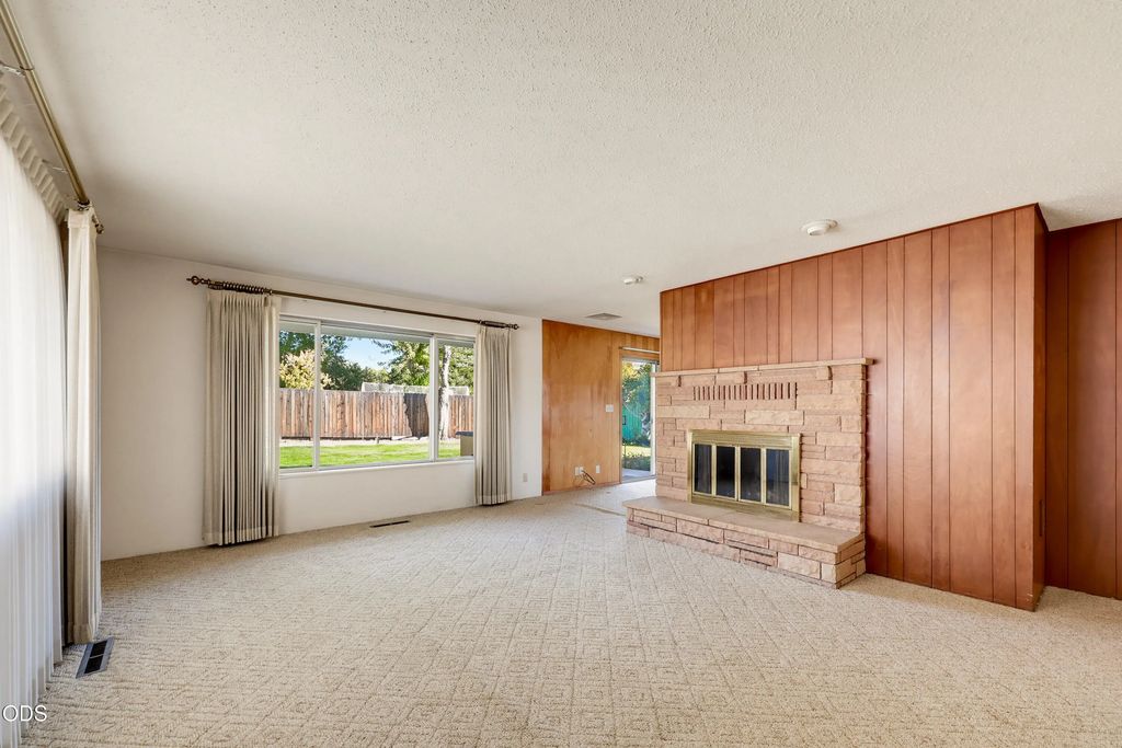 Traditional Ranch Icon 1581 Miracle Lane, Medford Property Listing: MLS® #220230049