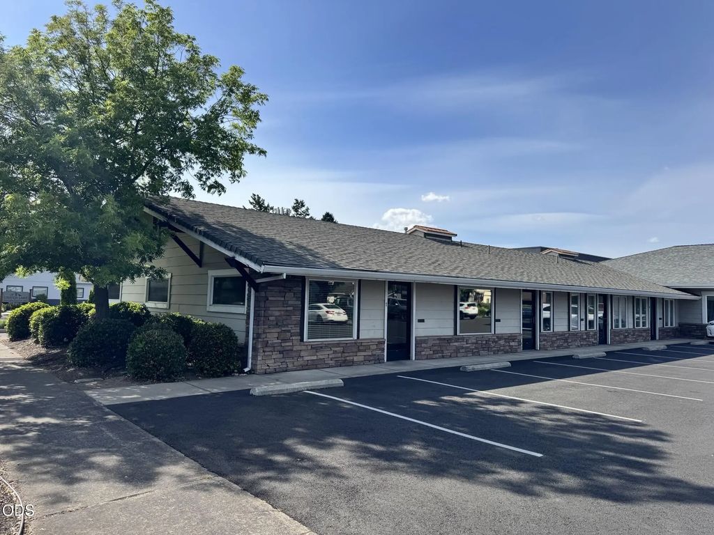 401 Crater Lake Avenue 3, Medford