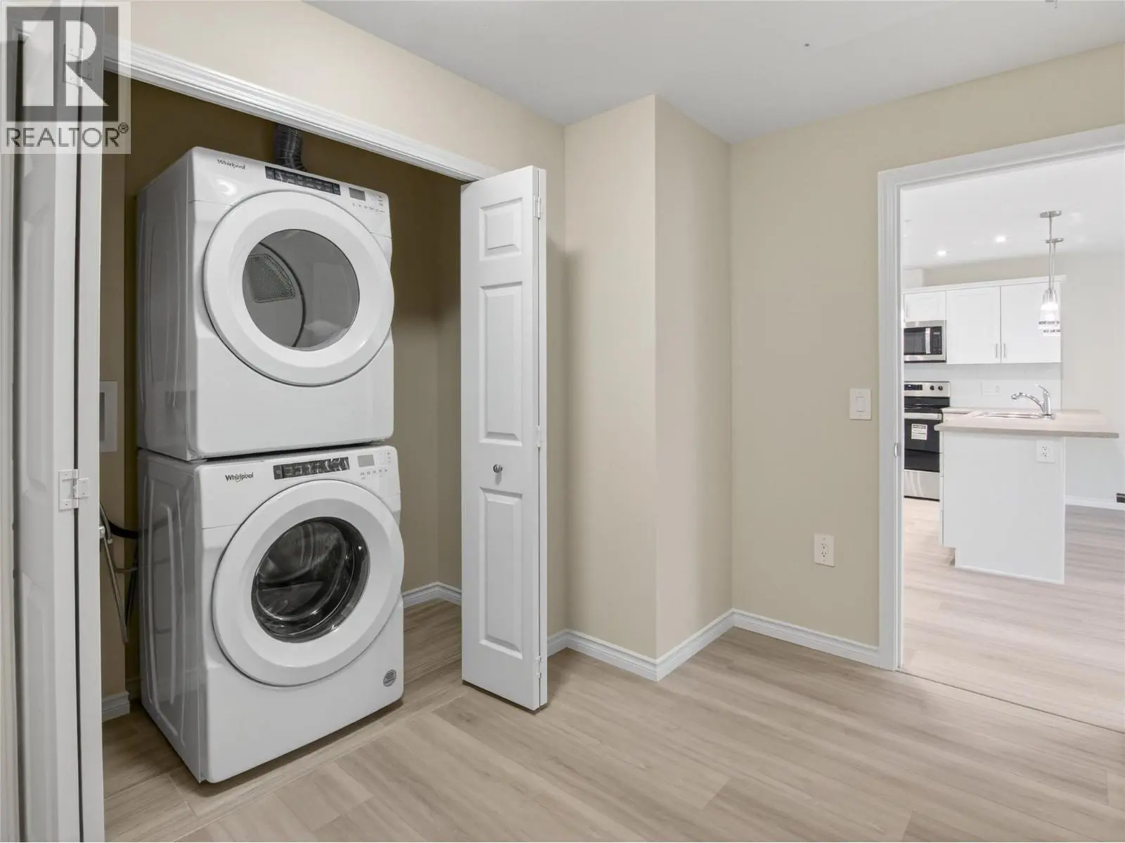 3362 Skaha Lake Road Unit# 604. Penticton, British Columbia