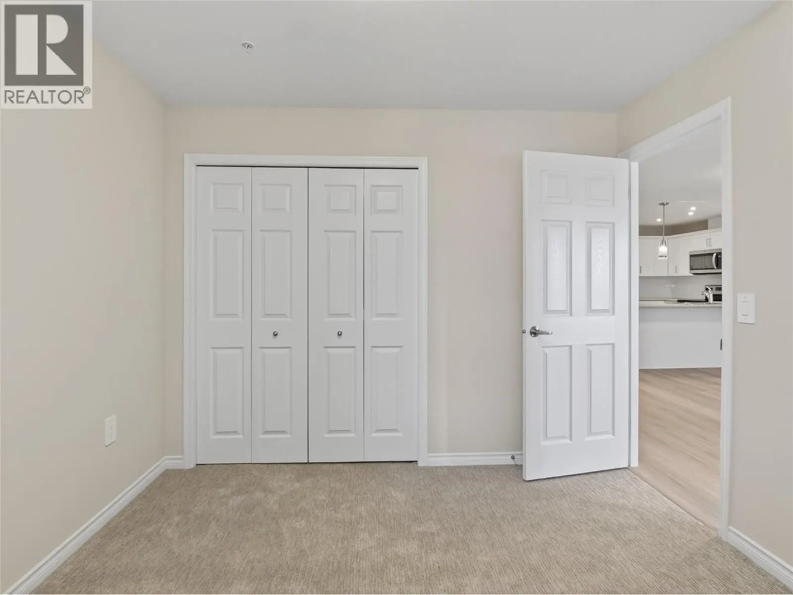 3362 Skaha Lake Road Unit# 604. Penticton, British Columbia