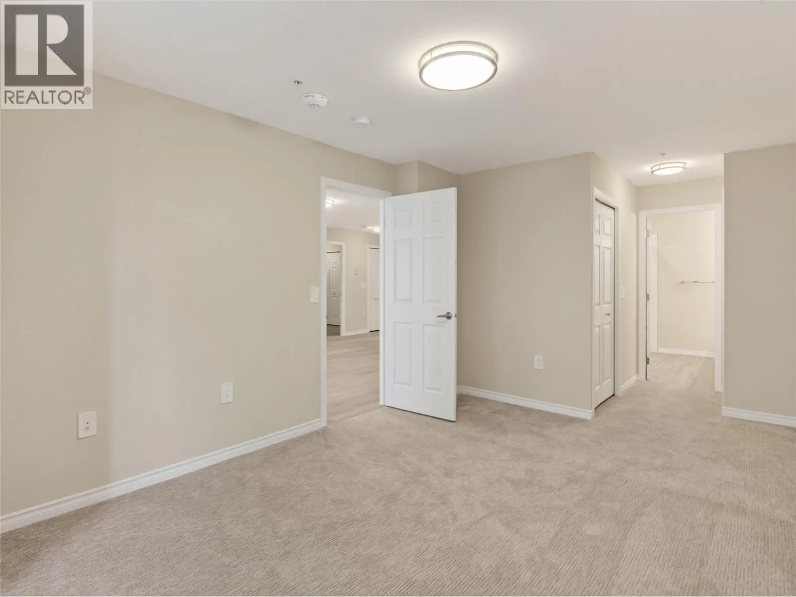 3362 Skaha Lake Road Unit# 604. Penticton, British Columbia