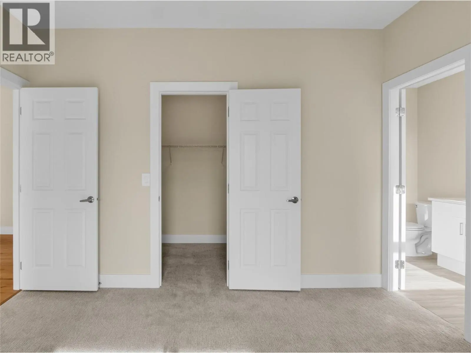 3362 Skaha Lake Road Unit# 1303. Penticton, British Columbia