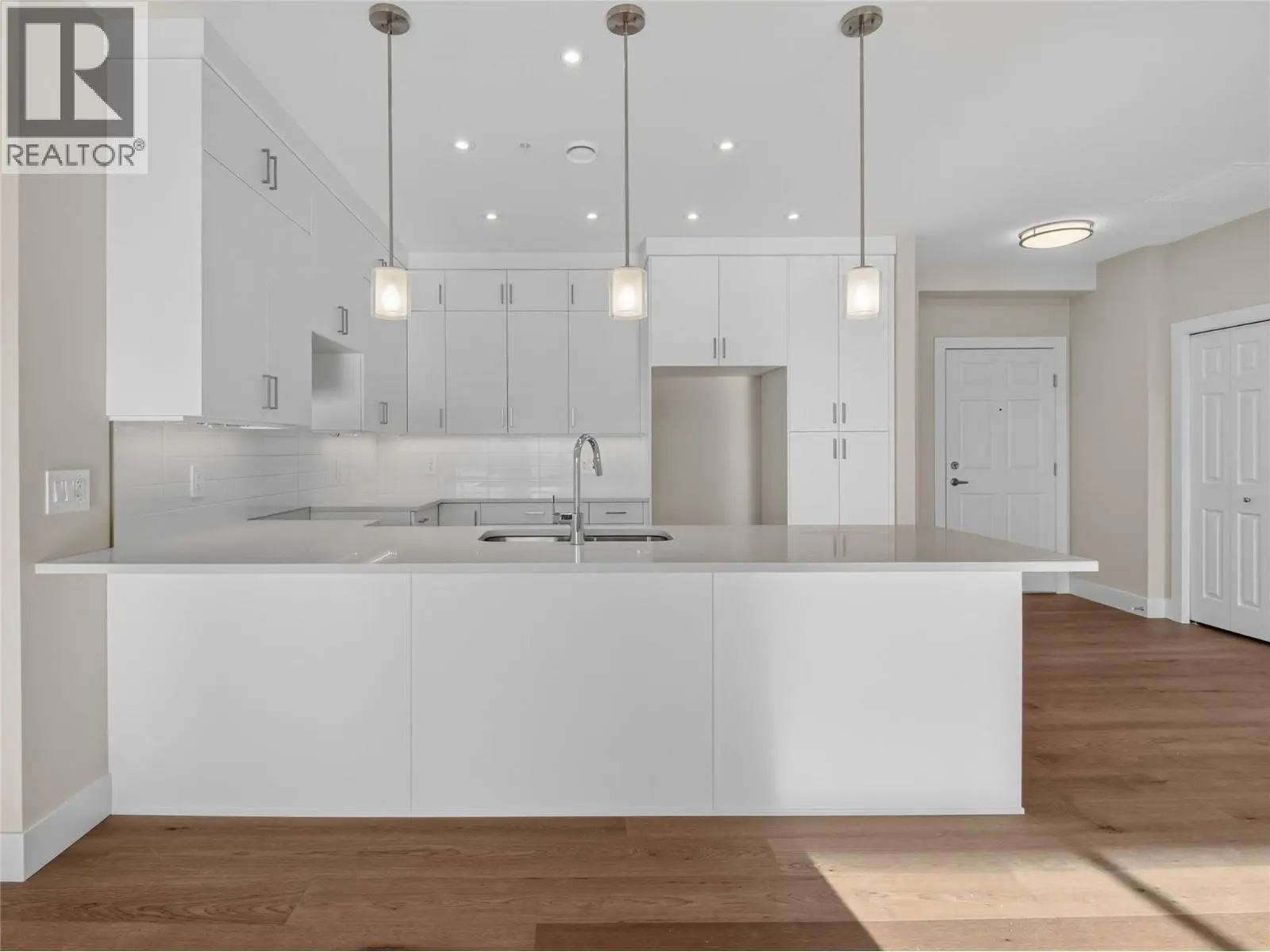 3362 Skaha Lake Road Unit# 1303. Penticton, British Columbia