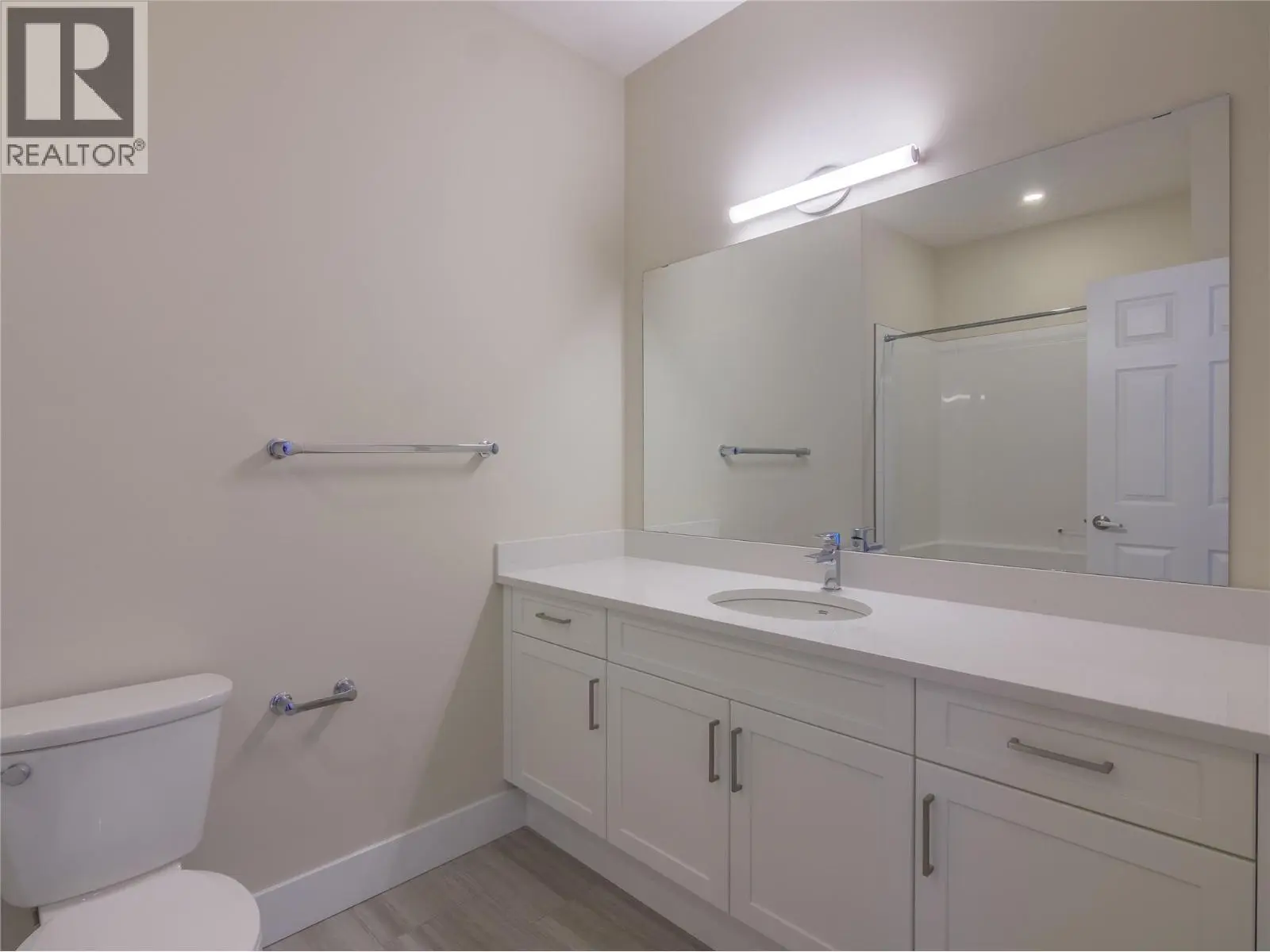 3362 Skaha Lake Road Unit# 1301. Penticton, British Columbia