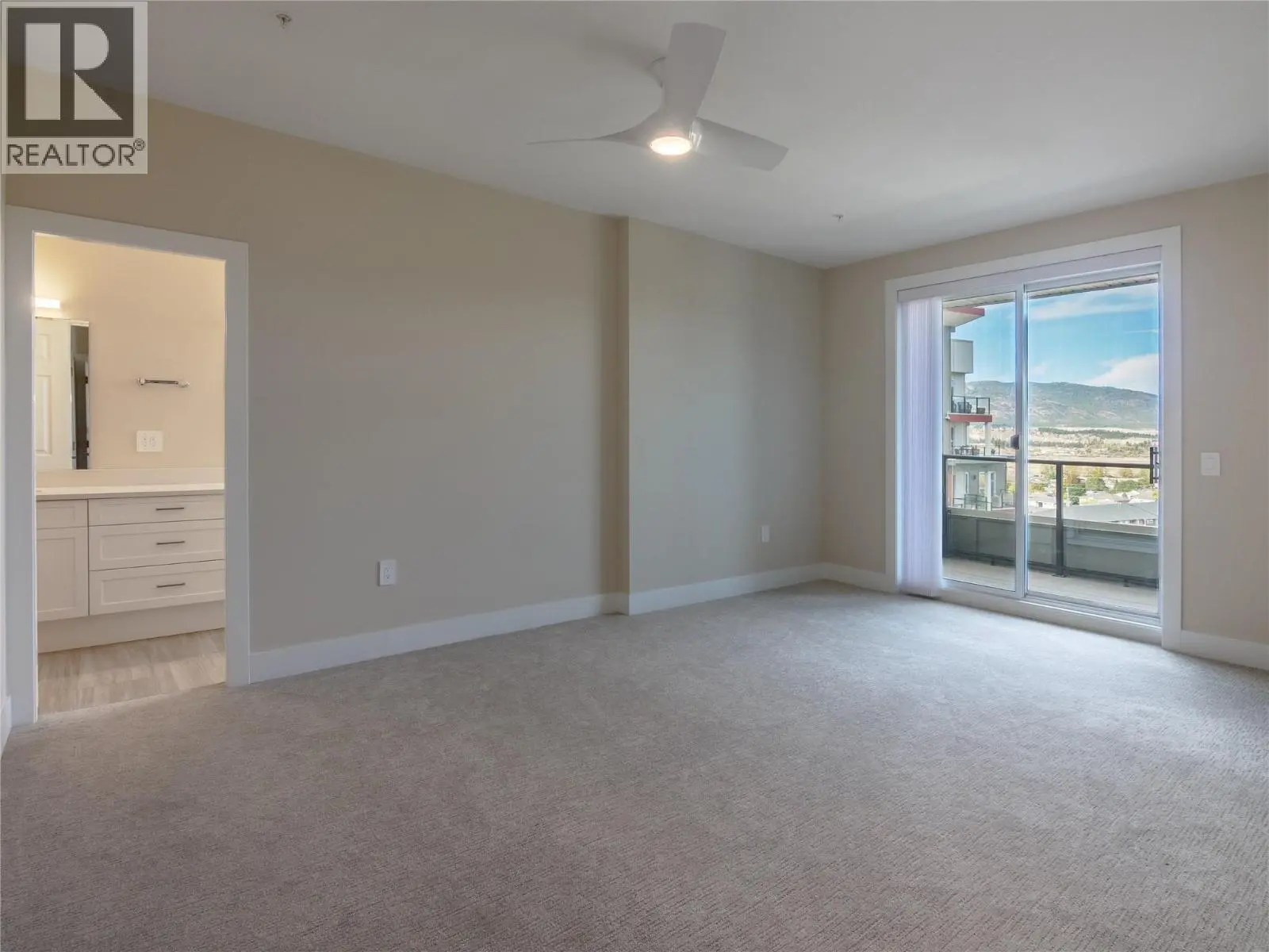 3362 Skaha Lake Road Unit# 1301. Penticton, British Columbia