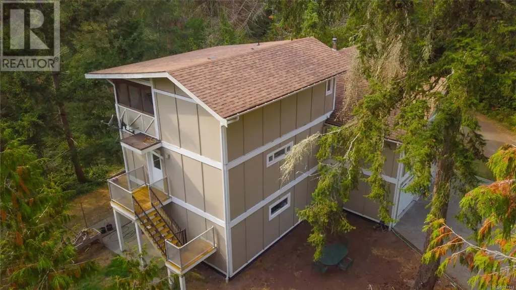 9891 Spalding Rd, Pender Island