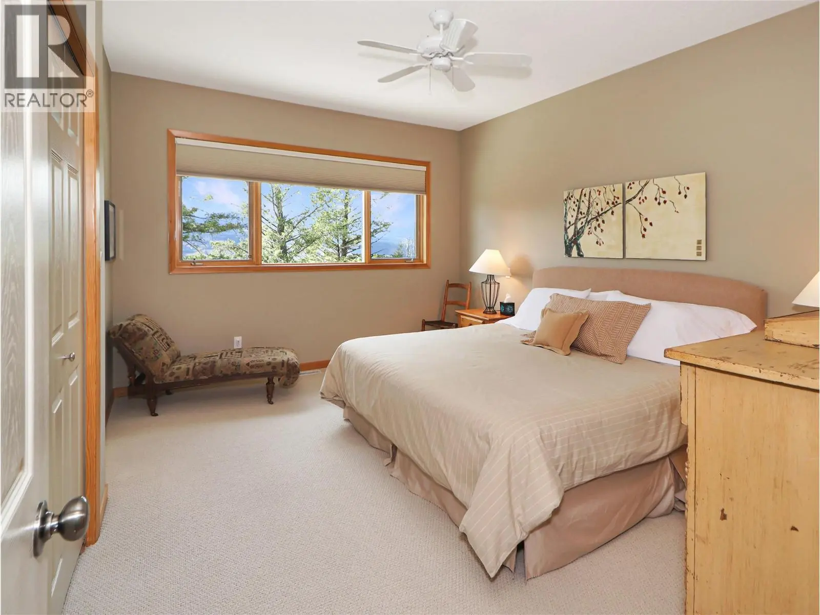 2360/2380 95 Highway. Spillimacheen, British Columbia
