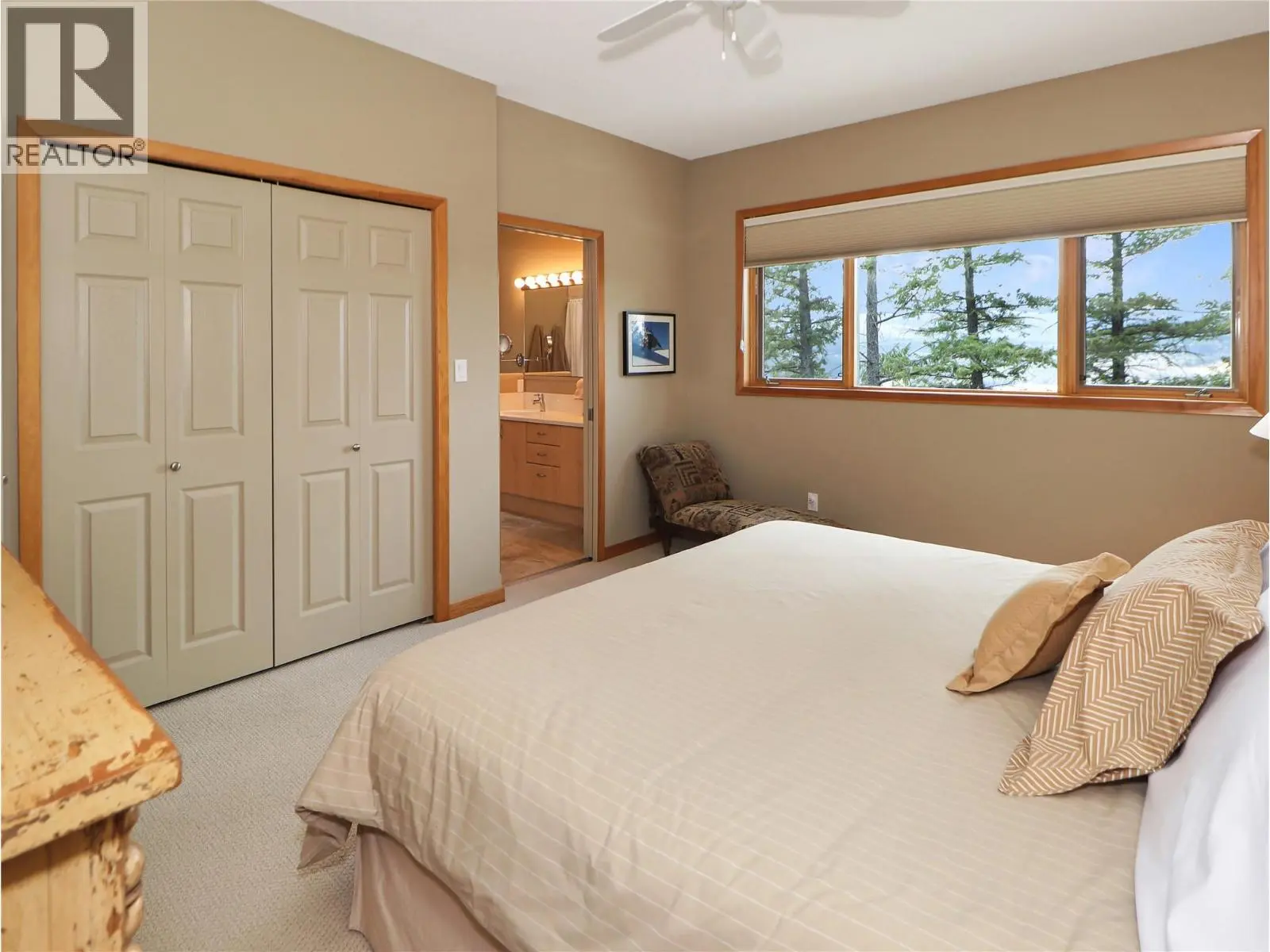 2360/2380 95 Highway. Spillimacheen, British Columbia