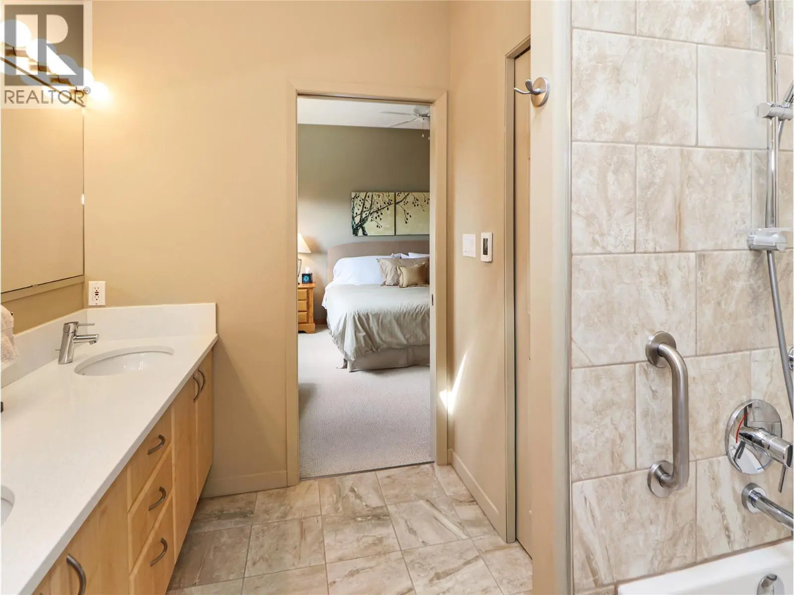 2360/2380 95 Highway. Spillimacheen, British Columbia