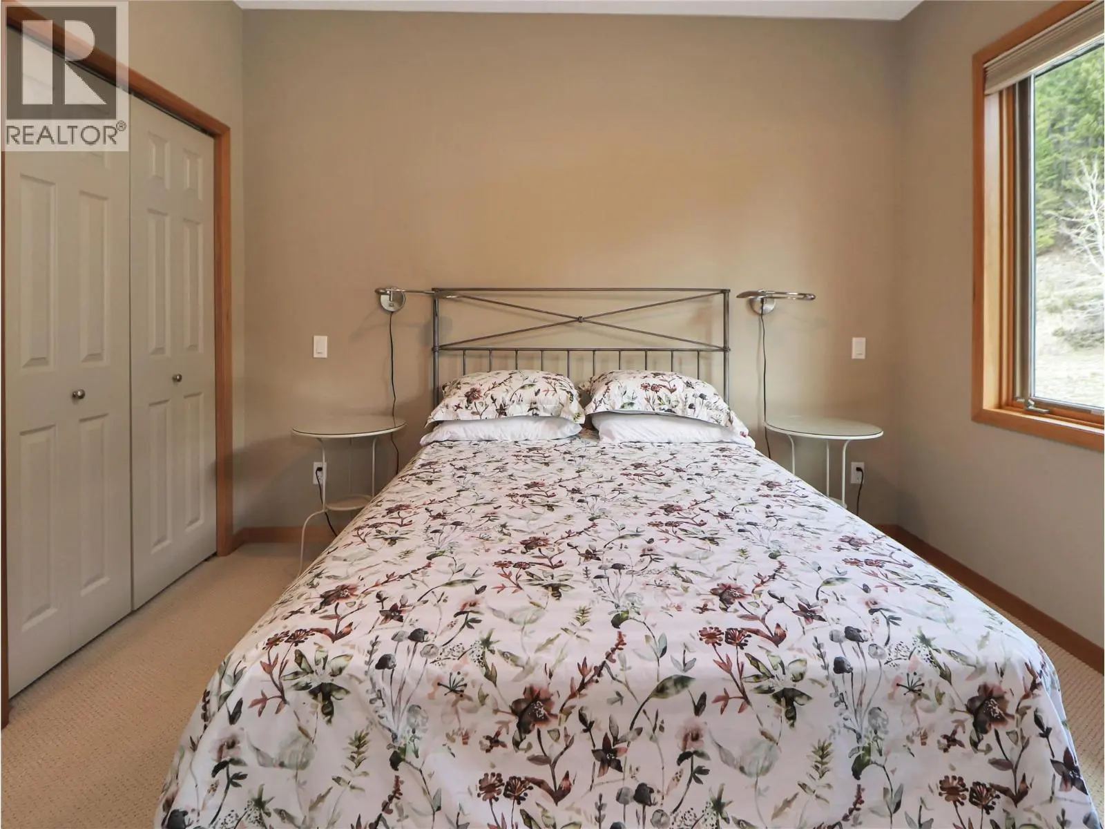 2360/2380 95 Highway. Spillimacheen, British Columbia