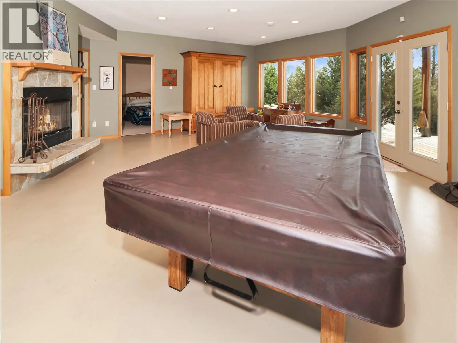 2360/2380 95 Highway. Spillimacheen, British Columbia