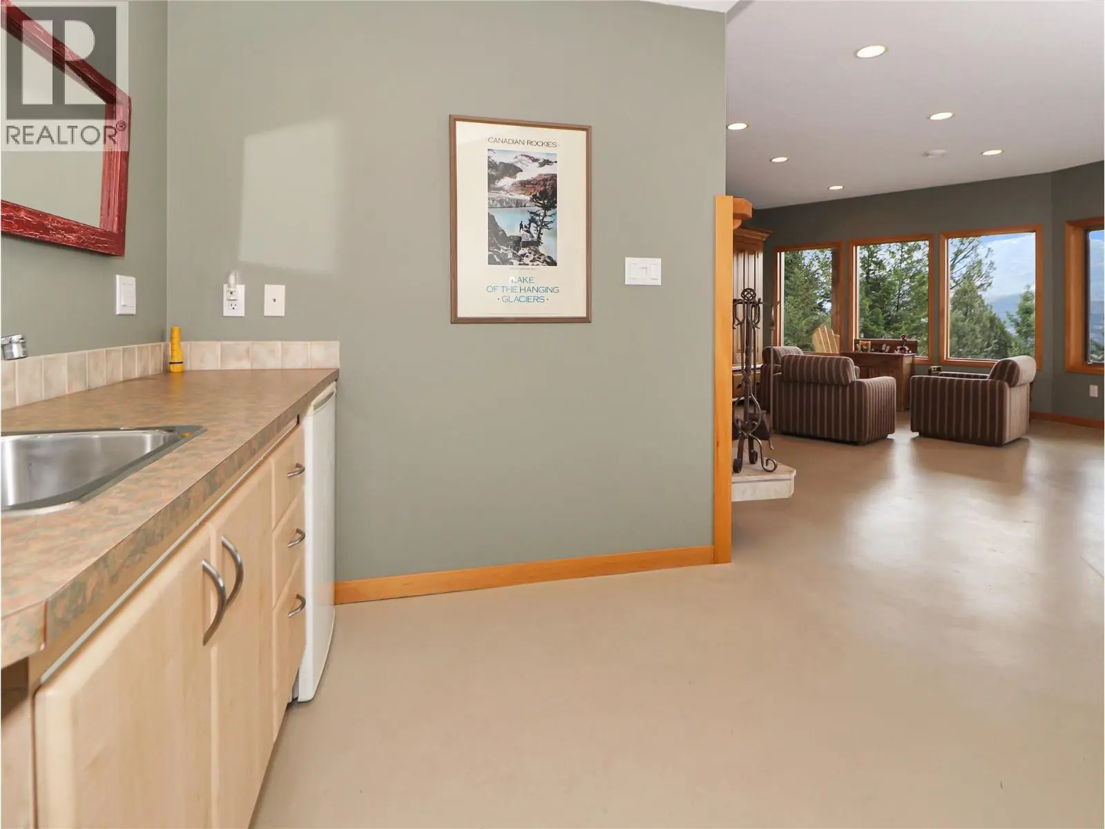 2360/2380 95 Highway. Spillimacheen, British Columbia