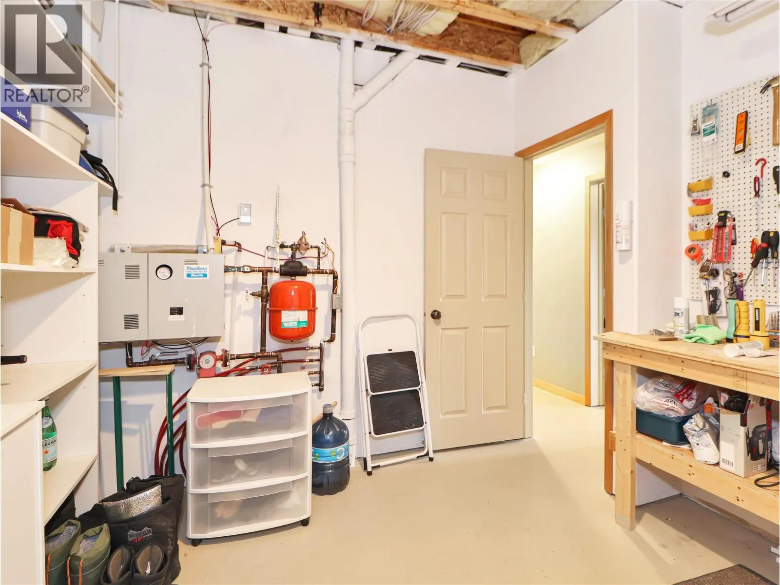 2360/2380 95 Highway. Spillimacheen, British Columbia