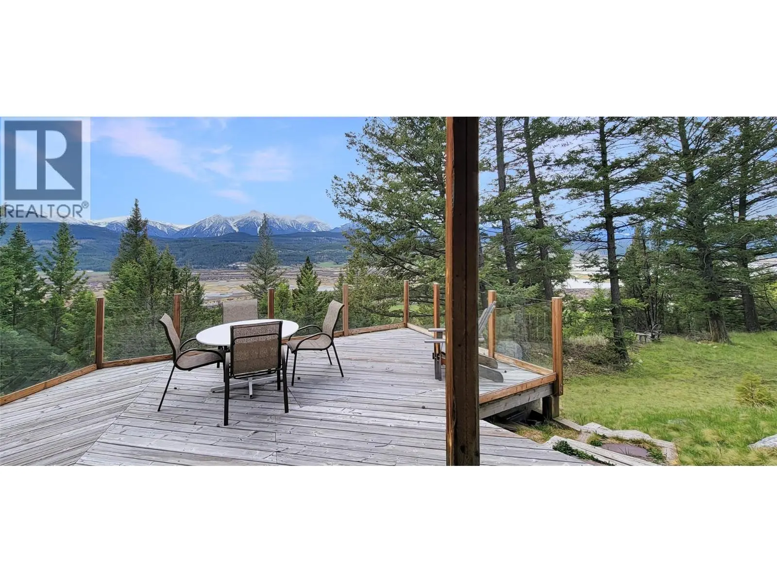 2360/2380 95 Highway. Spillimacheen, British Columbia