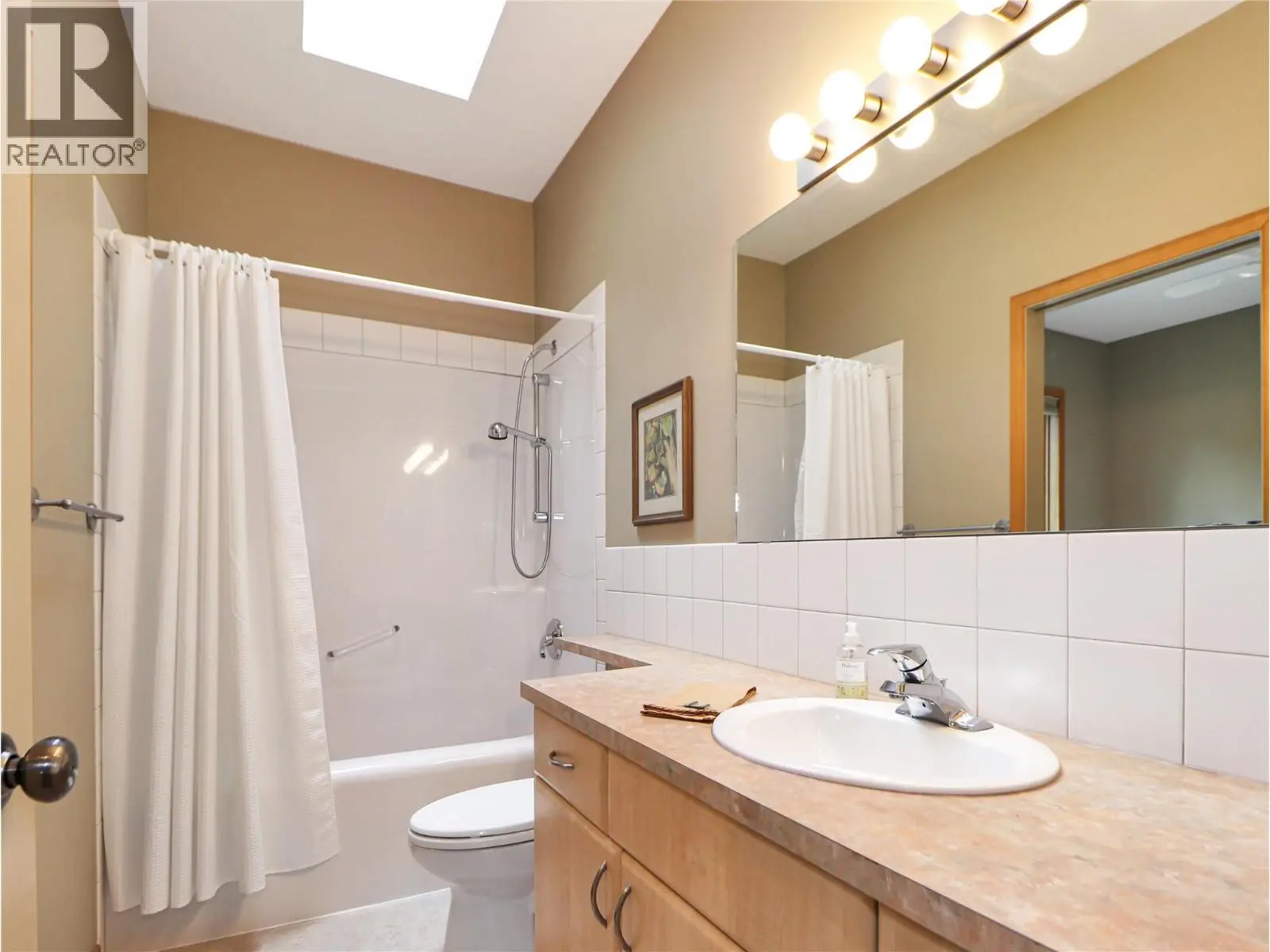 2360/2380 95 Highway. Spillimacheen, British Columbia