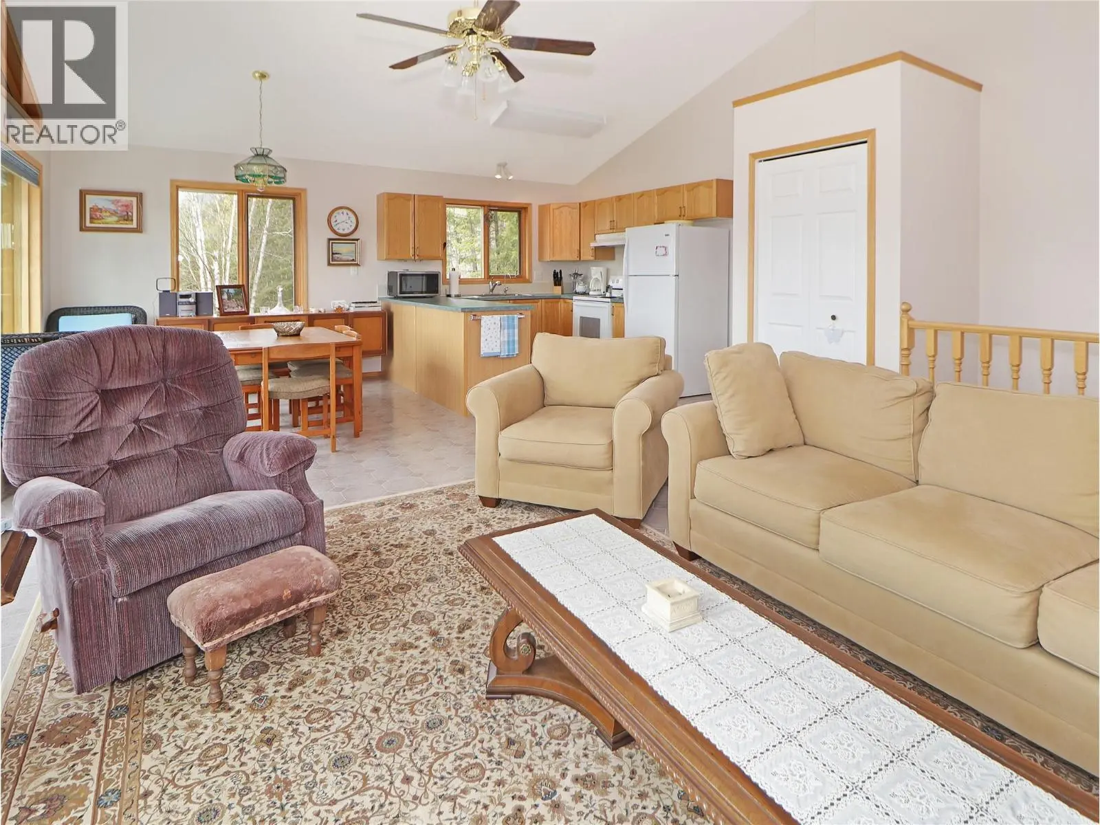 2360/2380 95 Highway. Spillimacheen, British Columbia