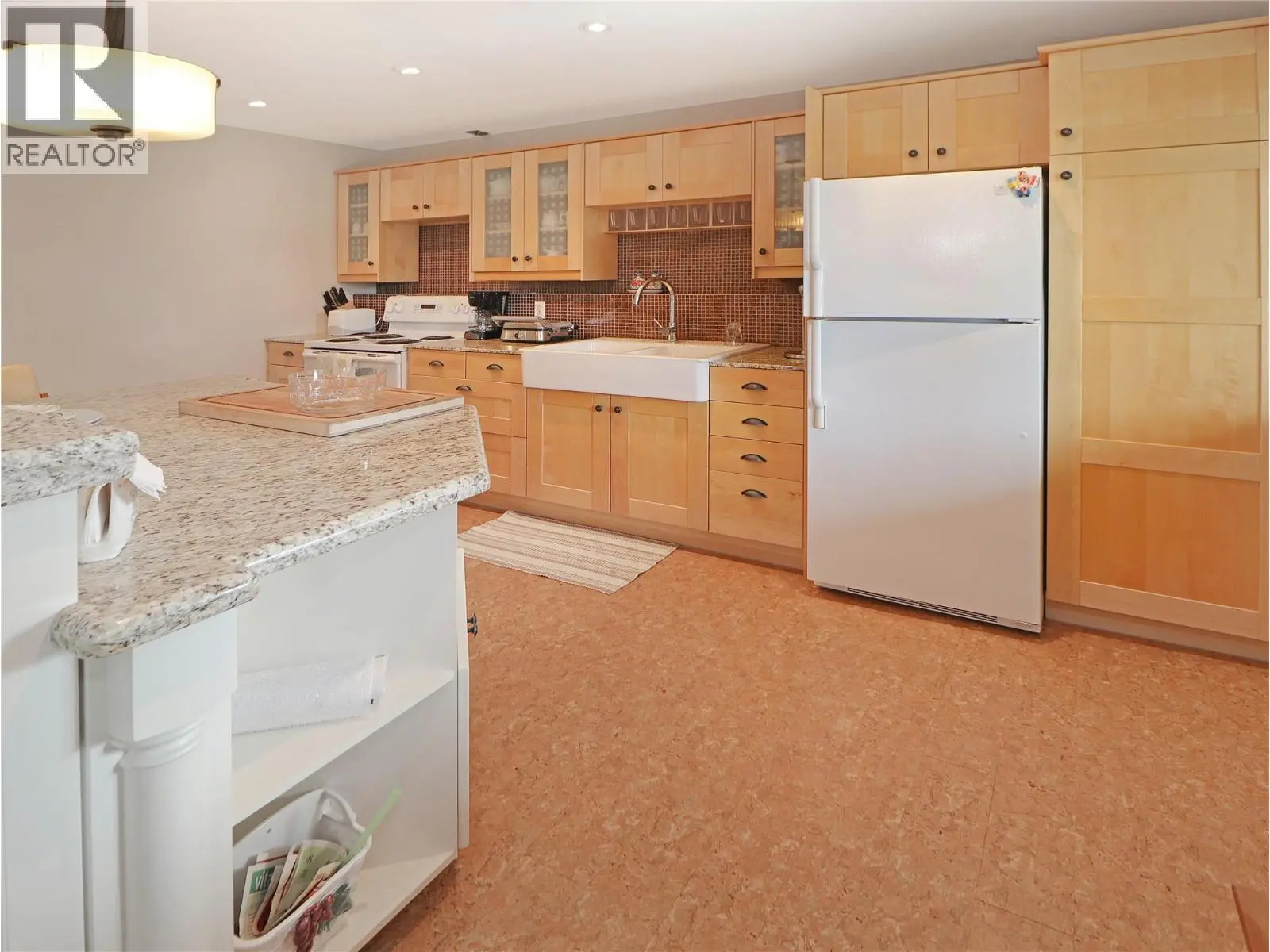 2360/2380 95 Highway. Spillimacheen, British Columbia