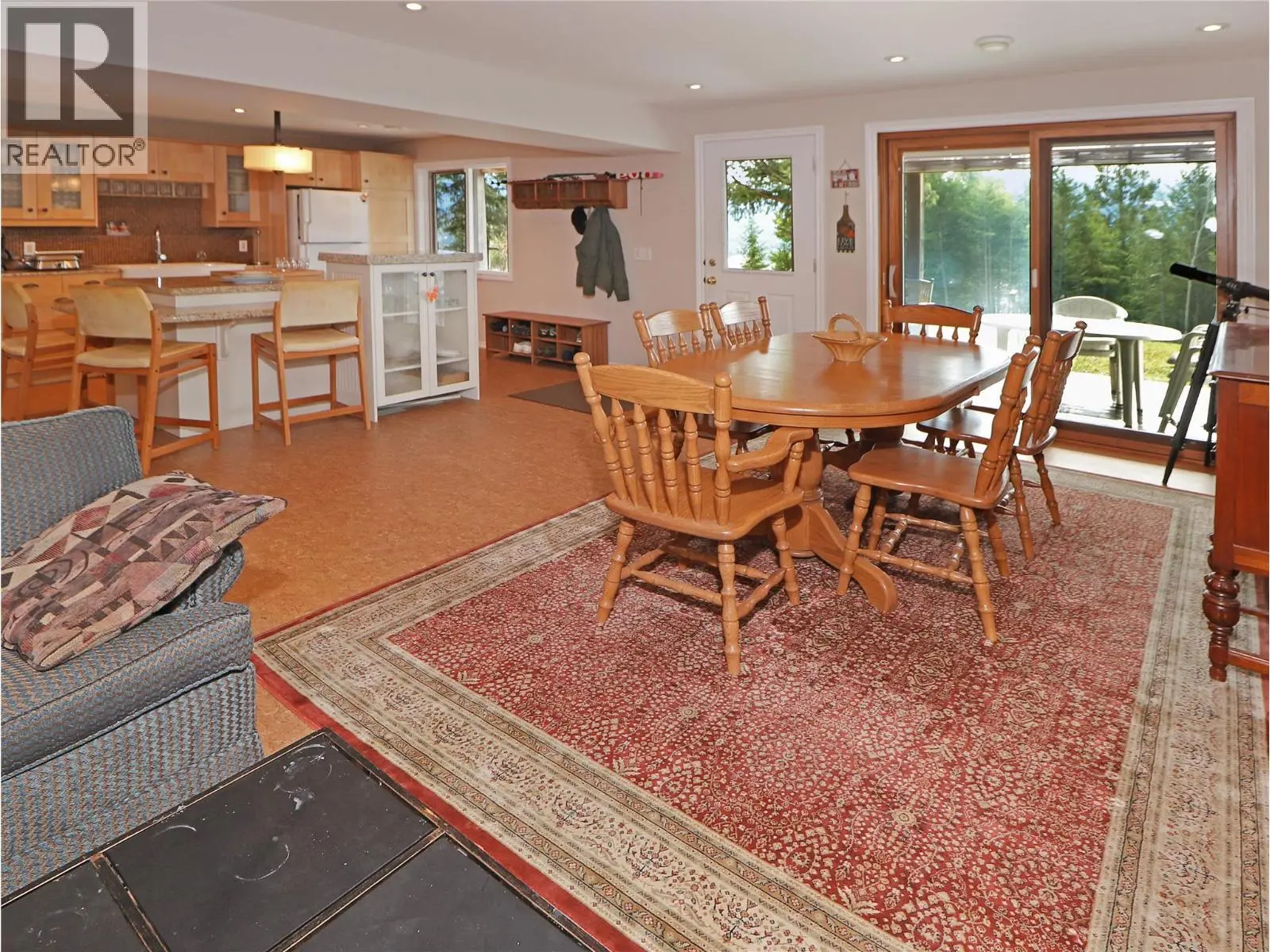 2360/2380 95 Highway. Spillimacheen, British Columbia