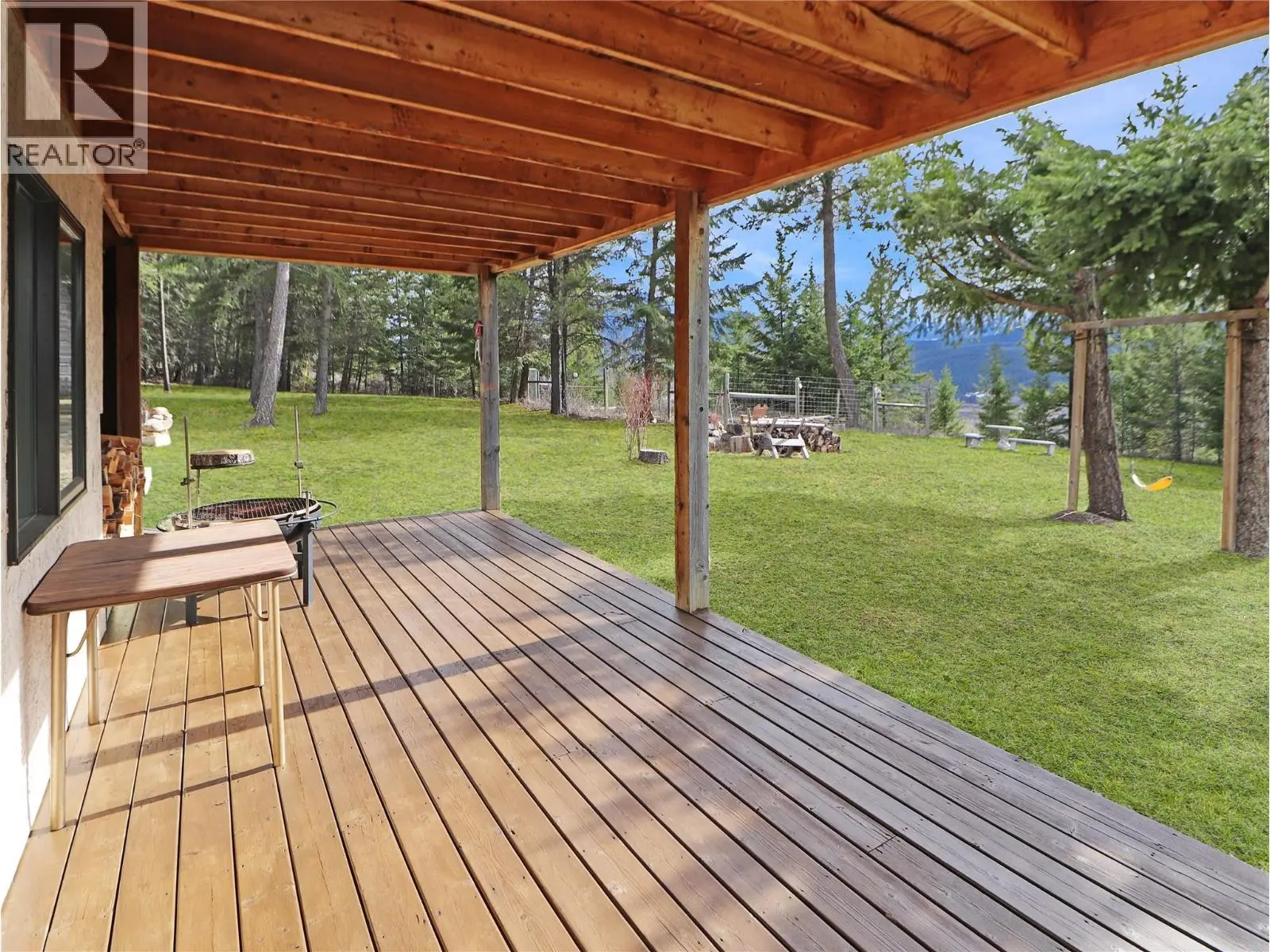 2360/2380 95 Highway. Spillimacheen, British Columbia