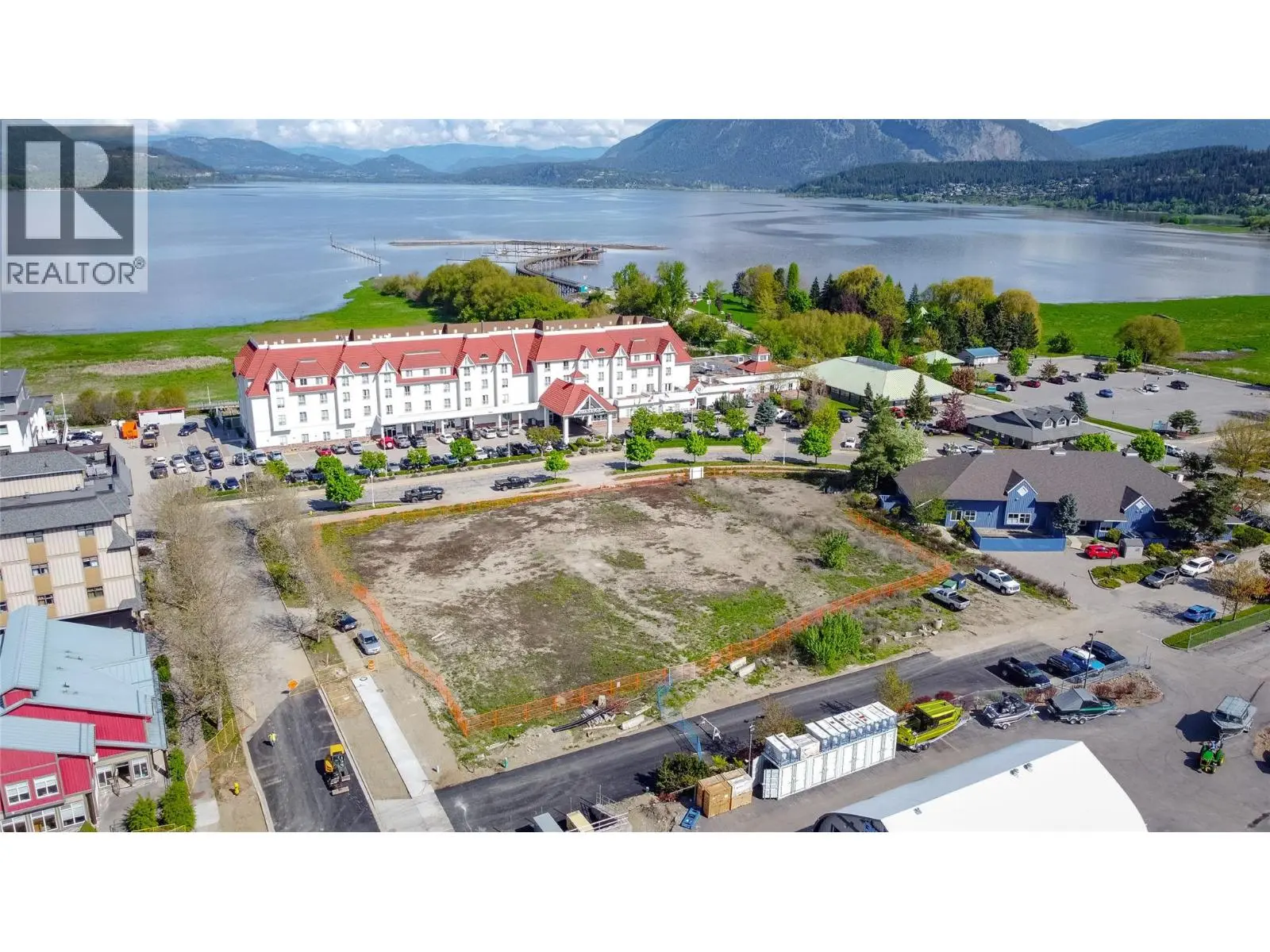 250 Harbourfront Drive Ne. Salmon Arm, British Columbia