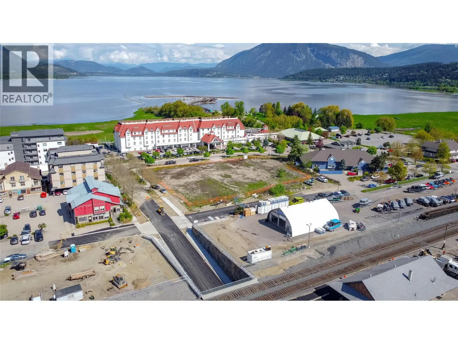 250 Harbourfront Drive Ne. Salmon Arm, British Columbia