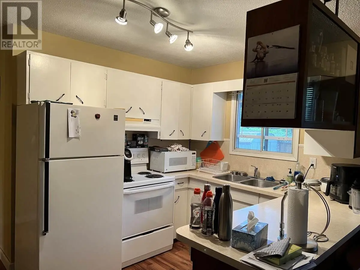 864 Lawson Avenue. Kelowna, British Columbia