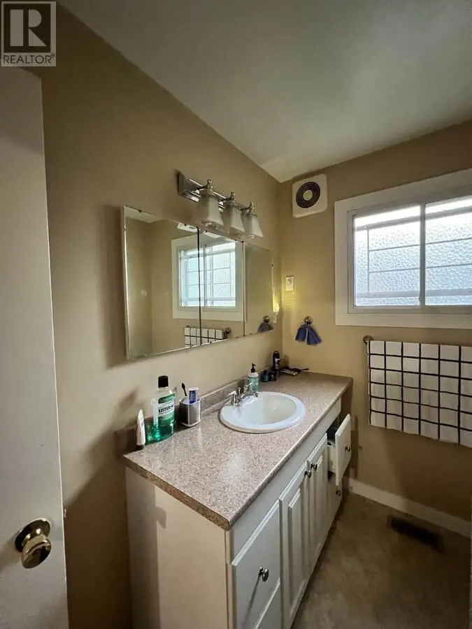 864 Lawson Avenue. Kelowna, British Columbia