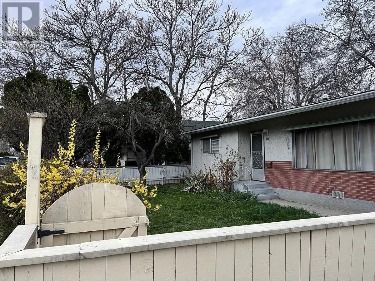 864 Lawson Avenue. Kelowna, British Columbia