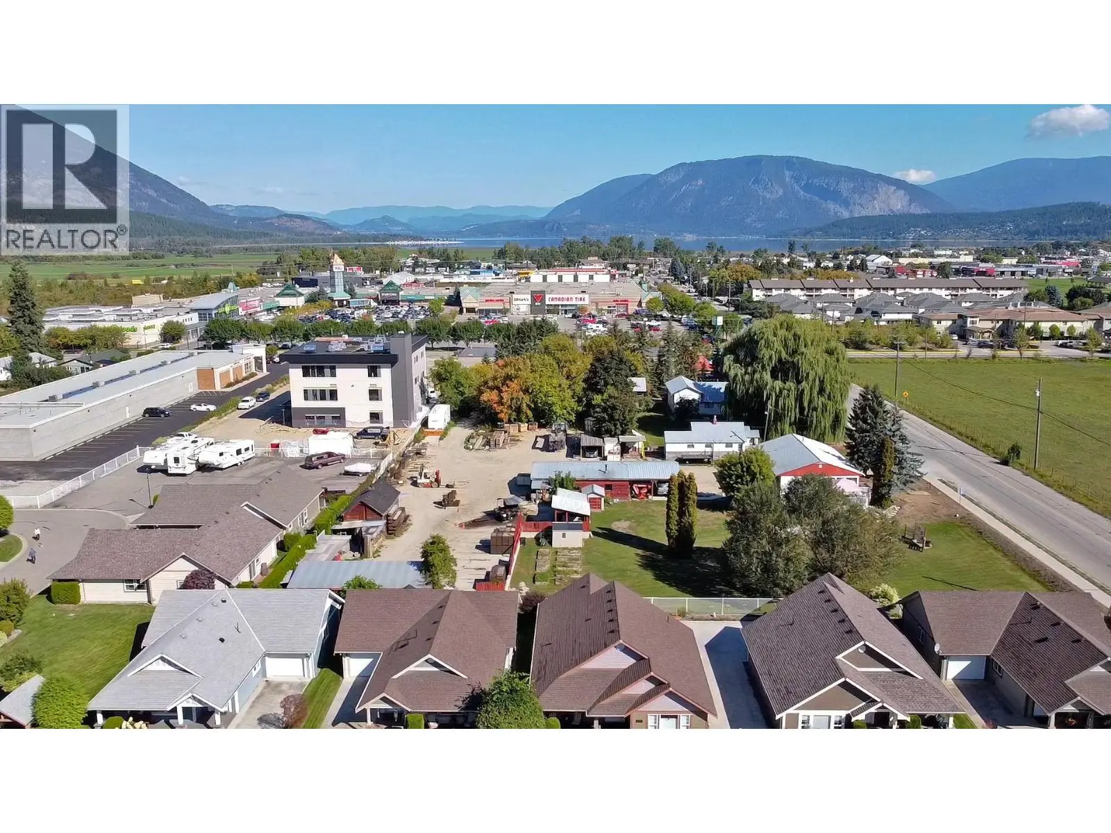 1091, 1131, 1171 10 Street Sw. Salmon Arm, British Columbia