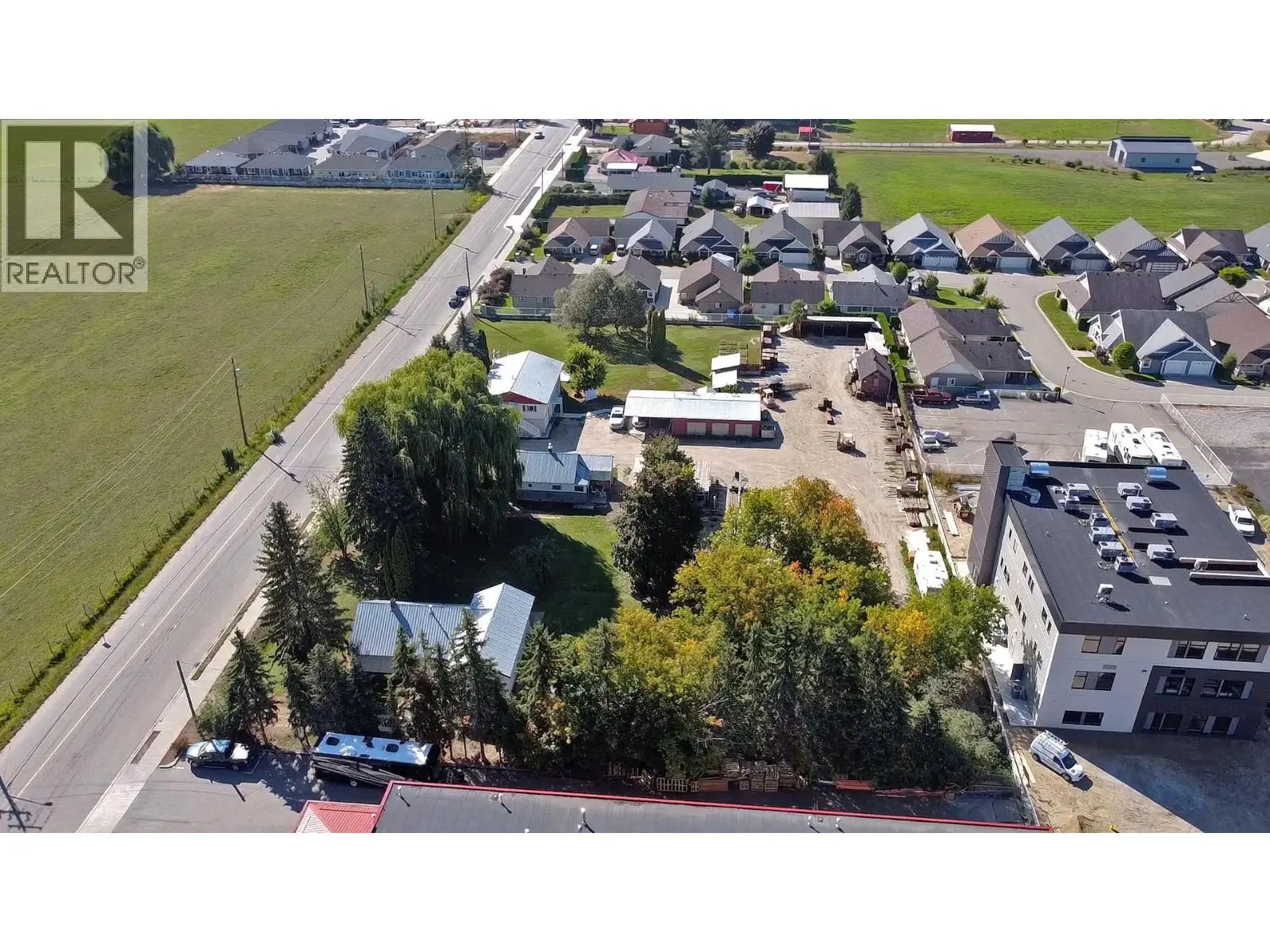 1091, 1131, 1171 10 Street Sw. Salmon Arm, British Columbia