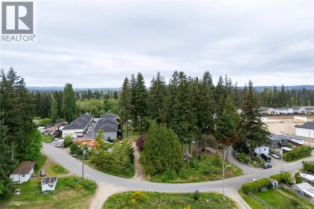 476 Old Petersen Rd, Campbell River