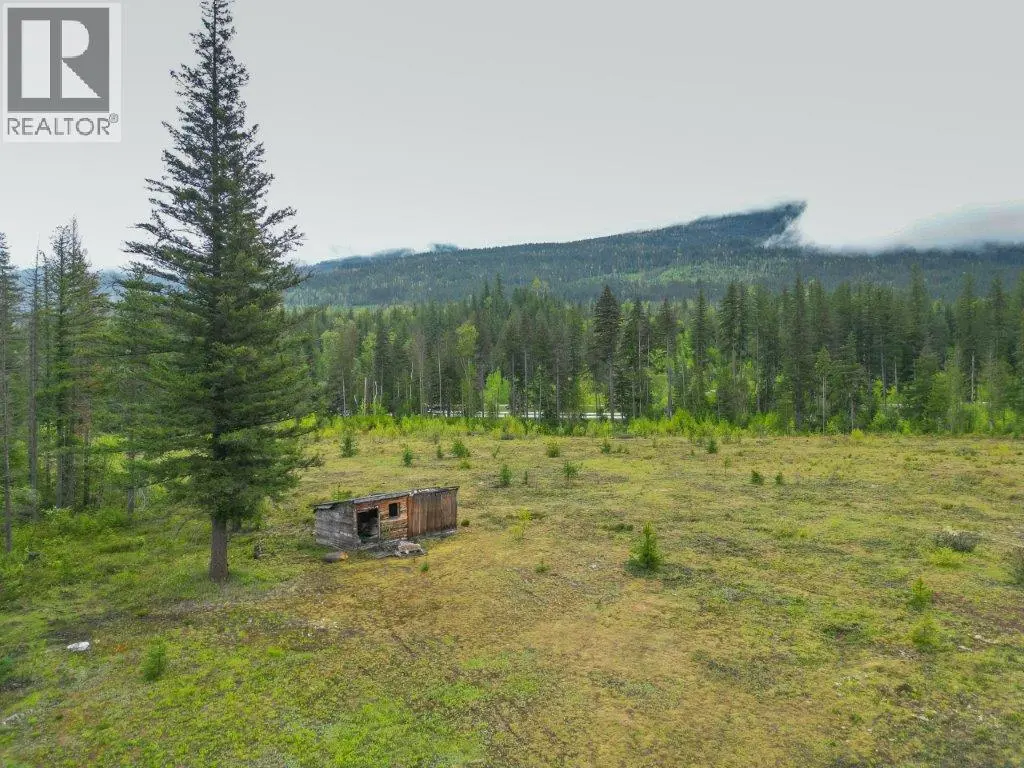 4103 Balsam Way. Malakwa, British Columbia