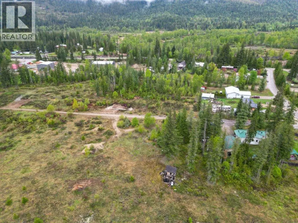 4103 Balsam Way. Malakwa, British Columbia