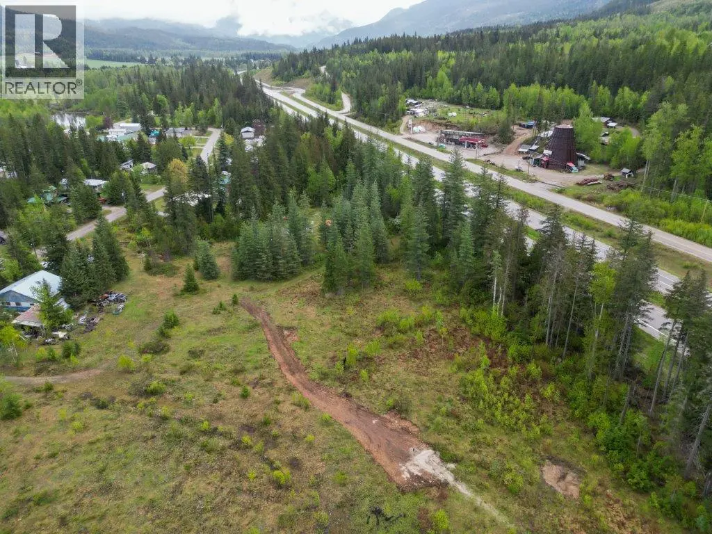 4103 Balsam Way. Malakwa, British Columbia