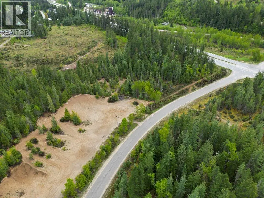 4103 Balsam Way. Malakwa, British Columbia