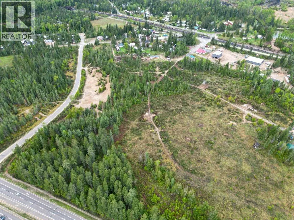 4103 Balsam Way. Malakwa, British Columbia