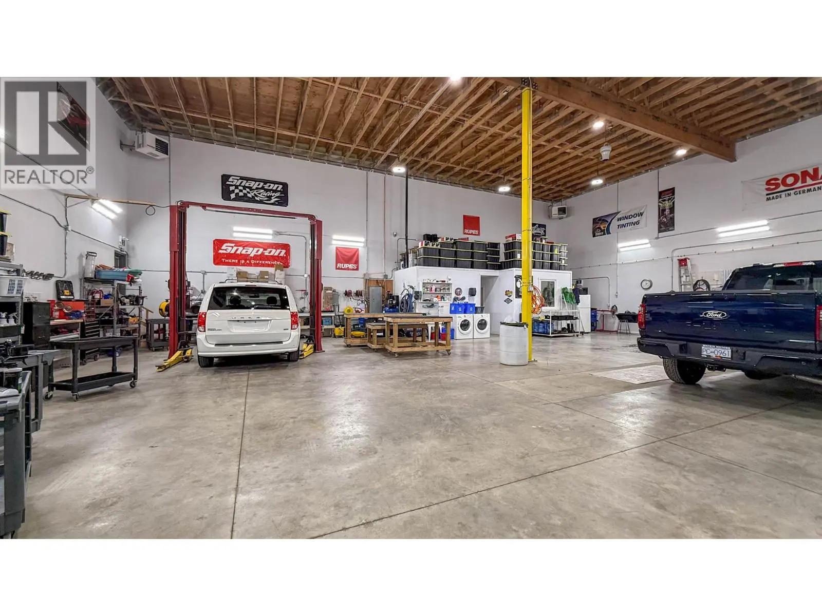 2844 Fenwick Road. Kelowna, British Columbia