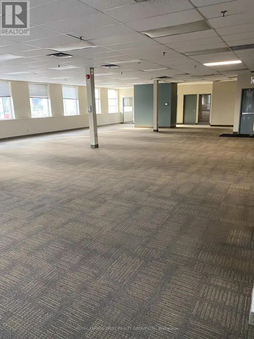 200 - 5230 Dundas Street W, Toronto (Islington-City Centre West)