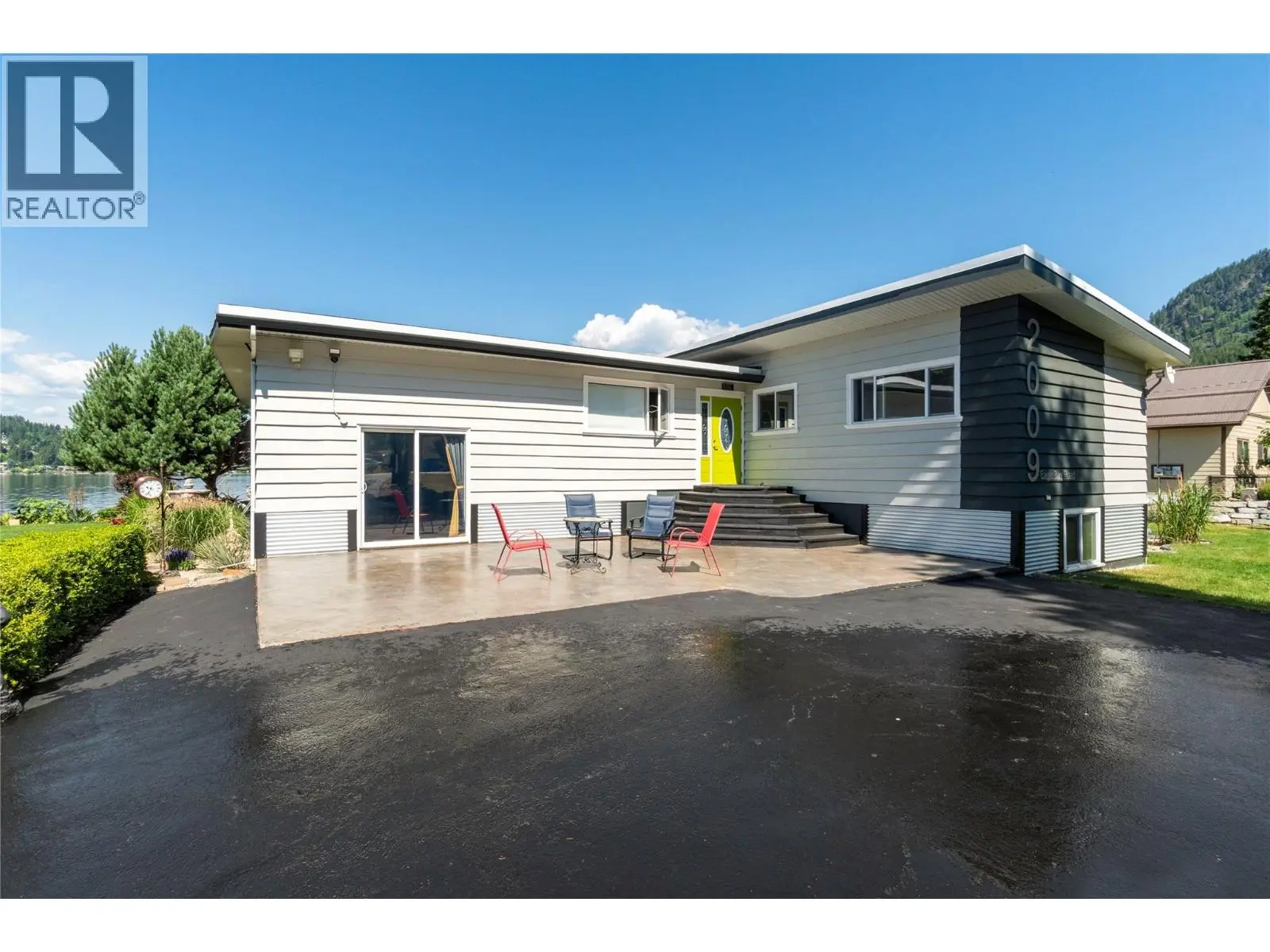 2009 Eagle Bay Road. Blind Bay, British Columbia