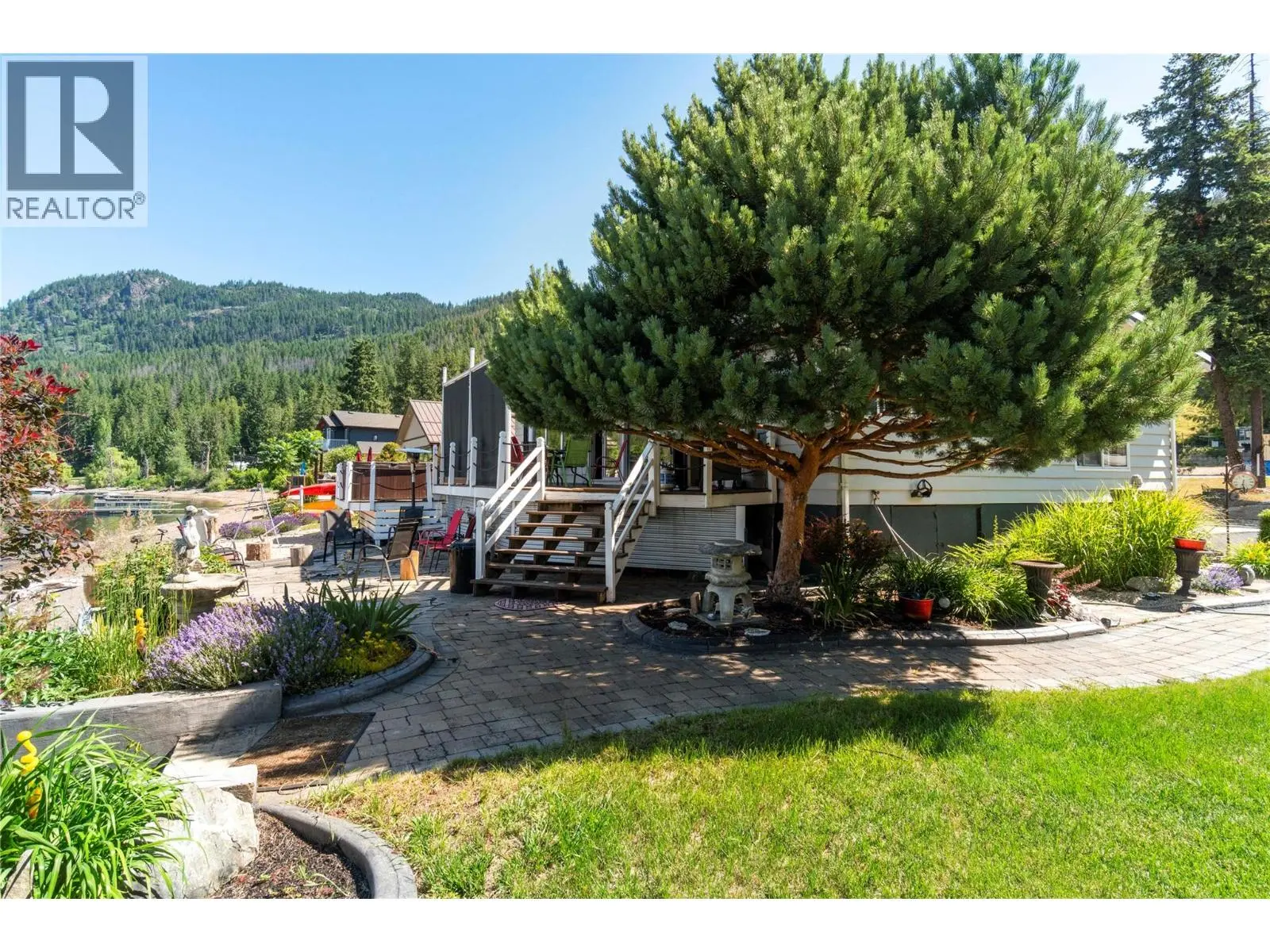 2009 Eagle Bay Road. Blind Bay, British Columbia