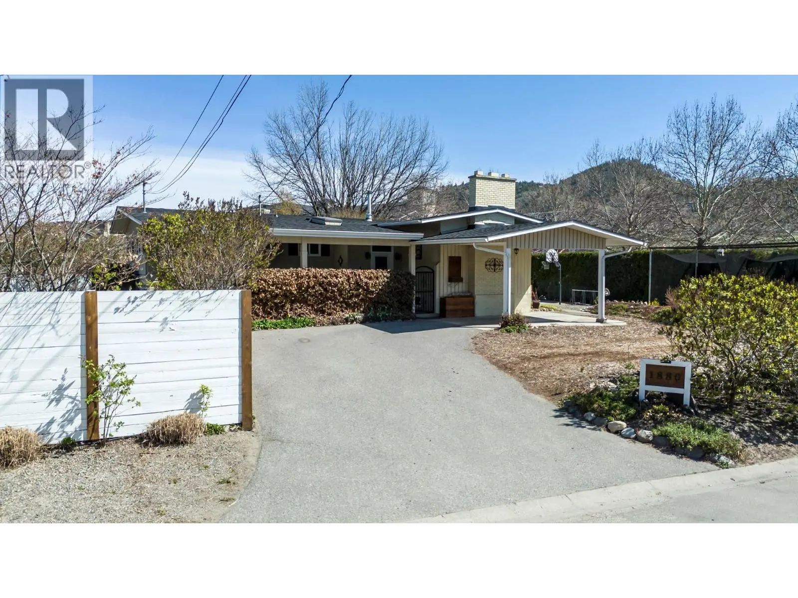1880 Broadview Avenue. Kelowna, British Columbia