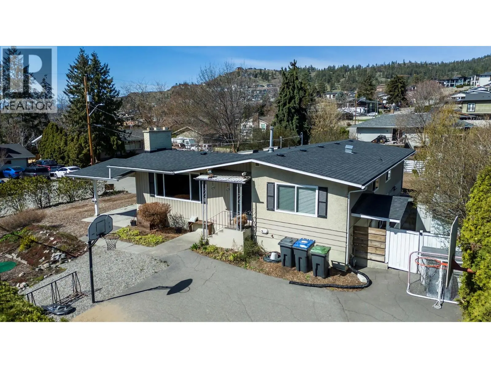 1880 Broadview Avenue. Kelowna, British Columbia