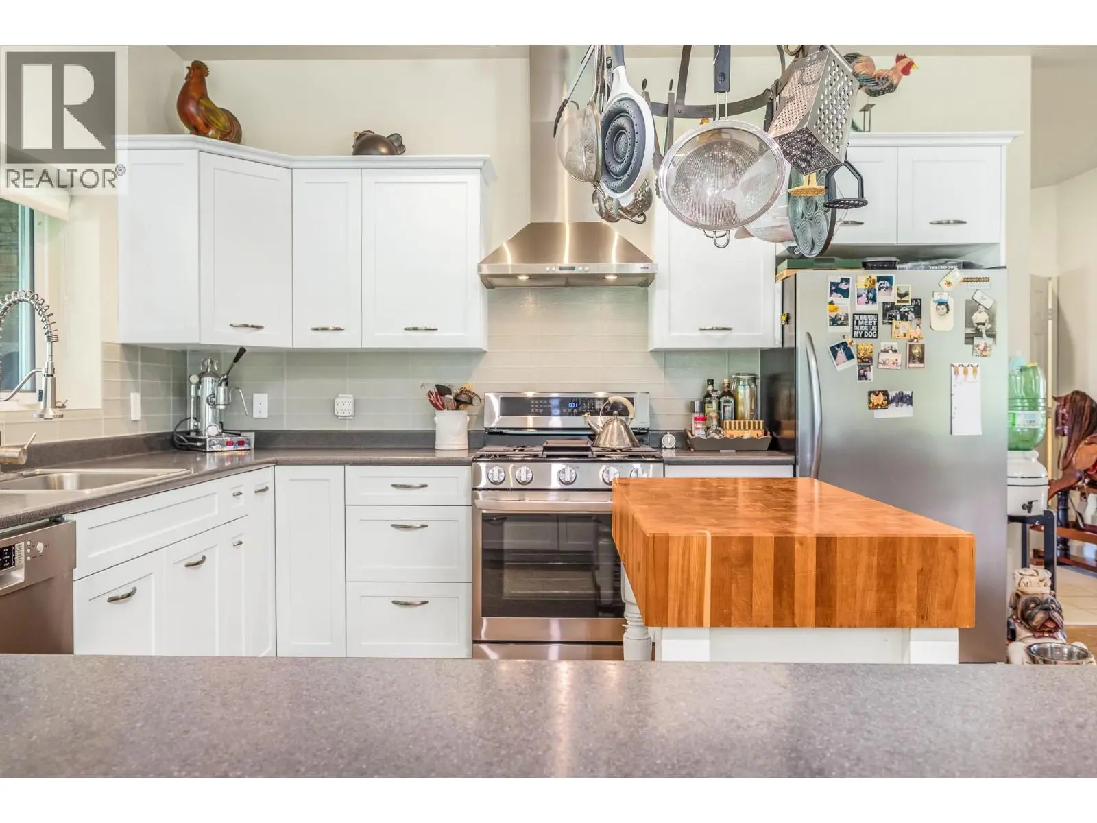 4 Hollingsworth Road. Cherryville, British Columbia