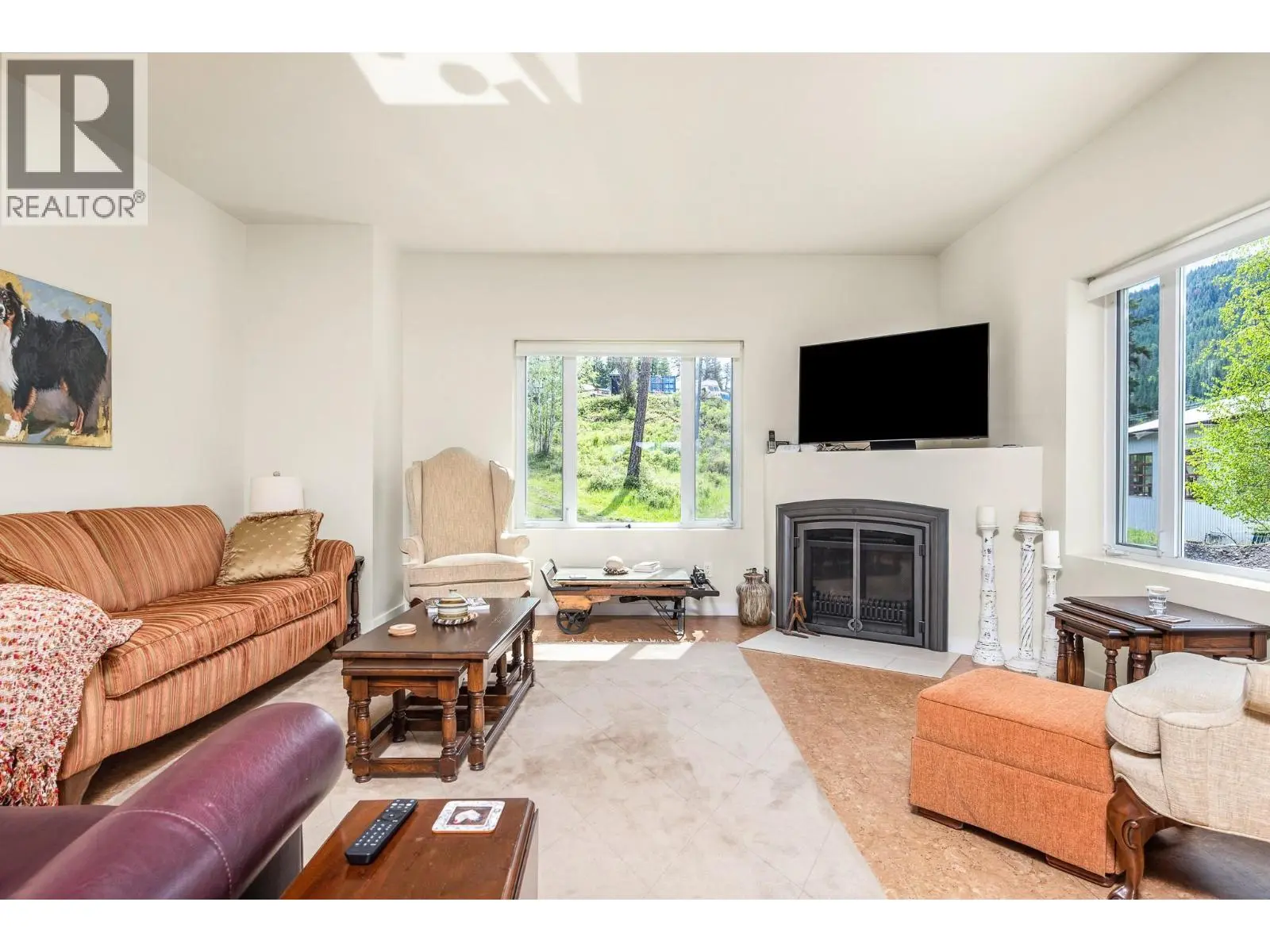 4 Hollingsworth Road. Cherryville, British Columbia